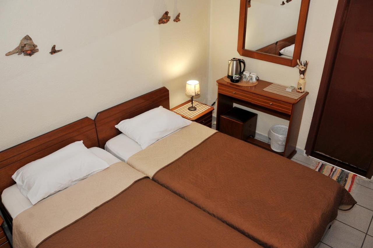 Guesthouse Bloutsos Rooms Kastraki Exterior photo